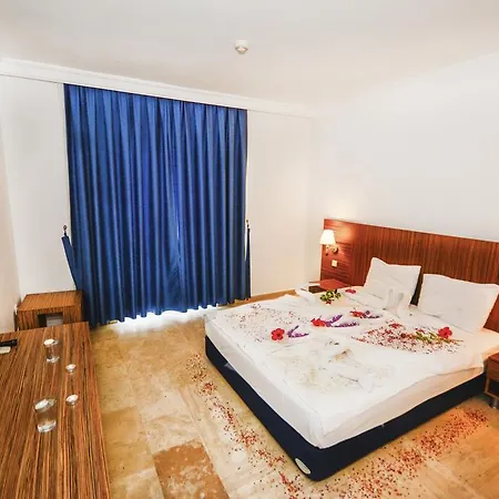 Resort Club Blue White