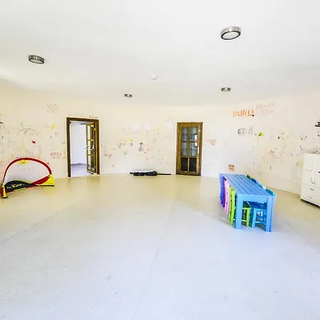 Resort Club Blue White