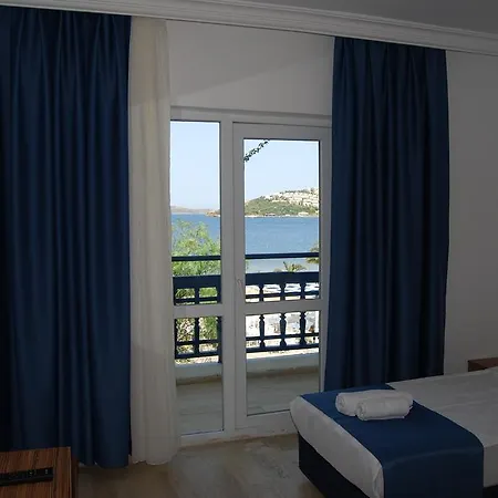 Resort Club Blue White 4*