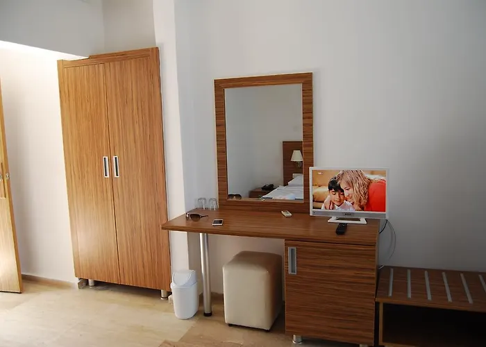 Resort Club Blue White